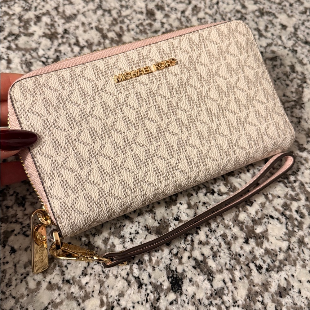 Michael Kors Soft Pink Wristlet Wallet